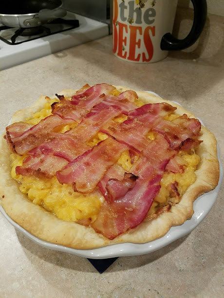 mac-n-cheese-with-bacon-pie